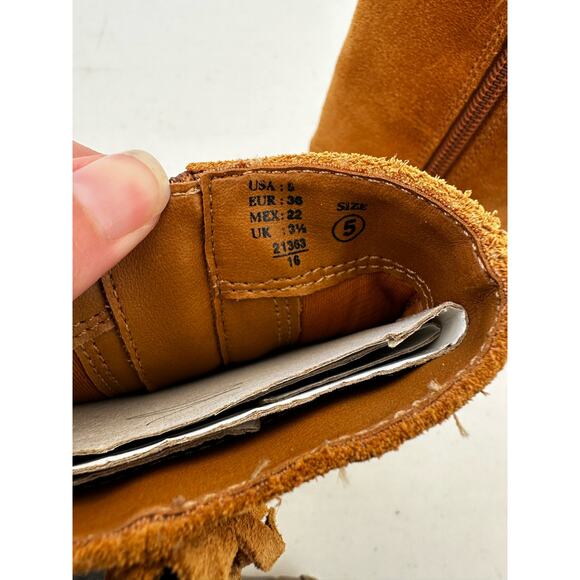 Vintage Predictions Suede Leather Fringe Boots Size 5 - Picture 6 of 8